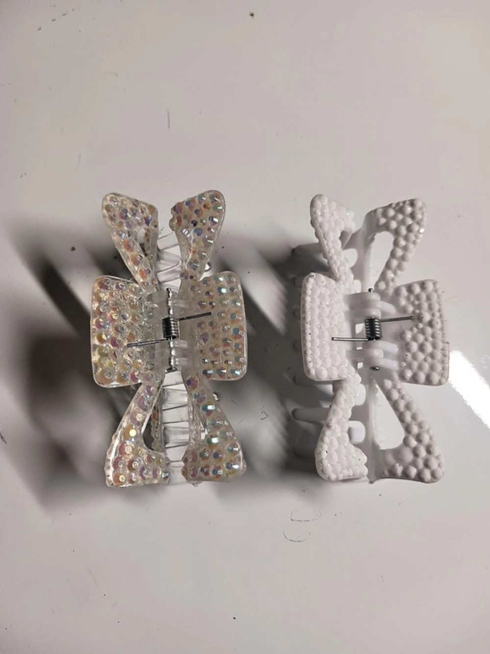 Bow Hair Clips Set of 2 in White & Multicolor Like New